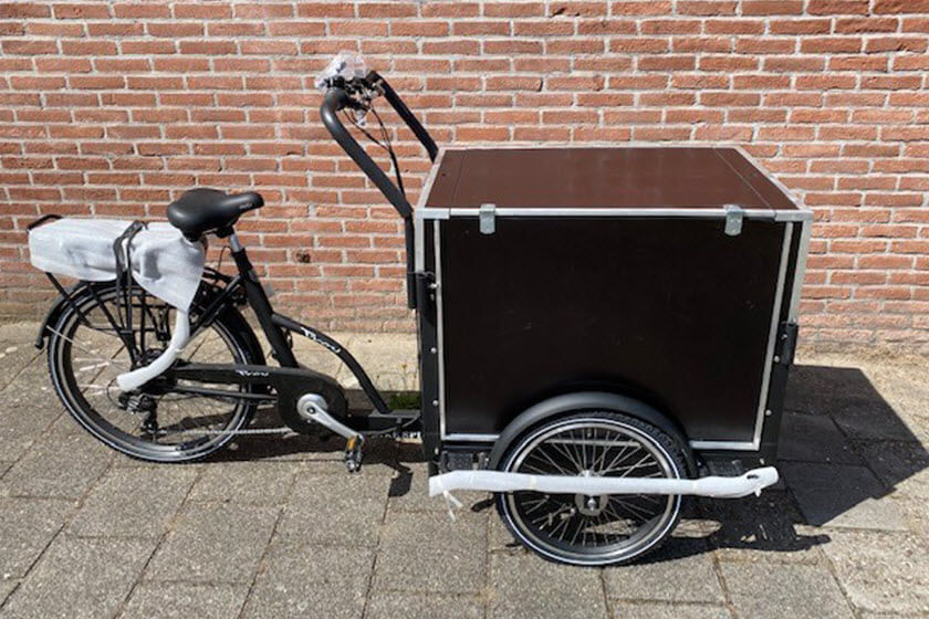 reclame bakfietsen met gesloten bak