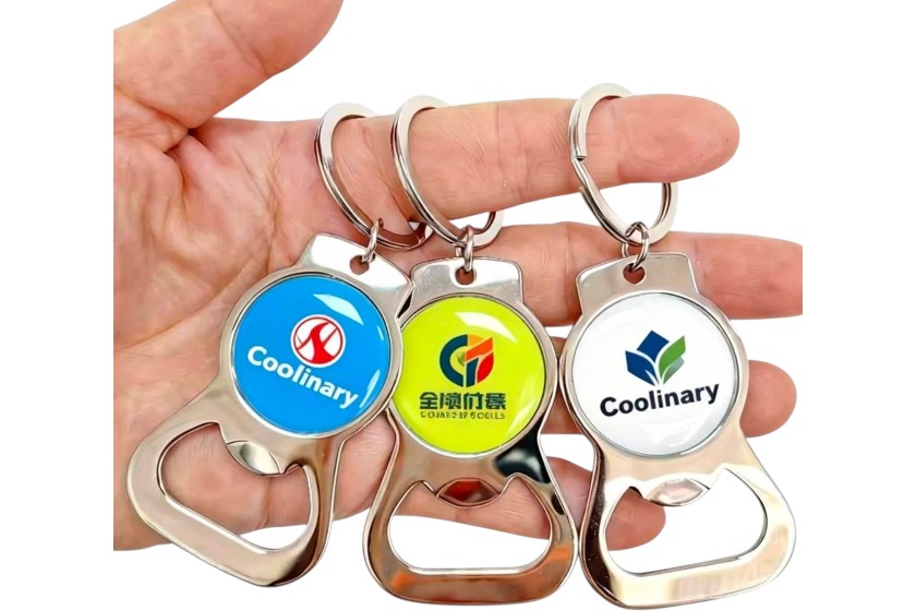 bieropeners met sleutelhangers doming