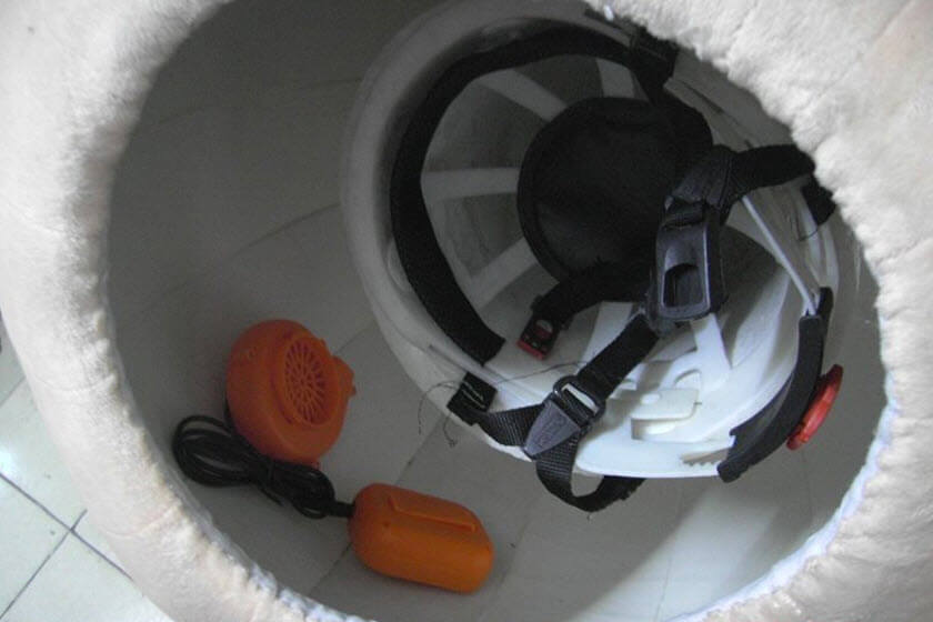 hoofd mascotte pak met ventilator voor frisse lucht
