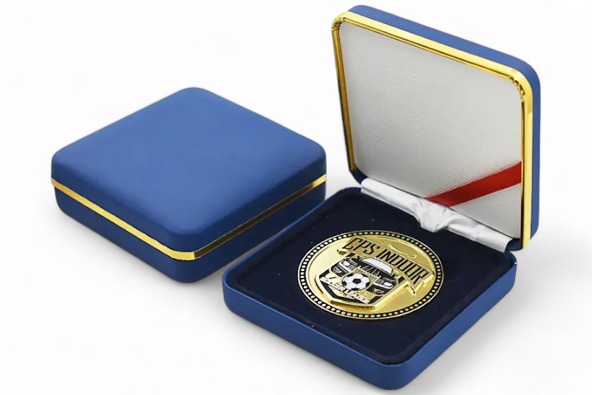 challenge coin in presentatiedoosje challenge coin in presentatiedoosje
