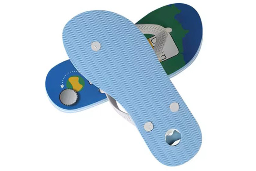 slippers met flesopener 